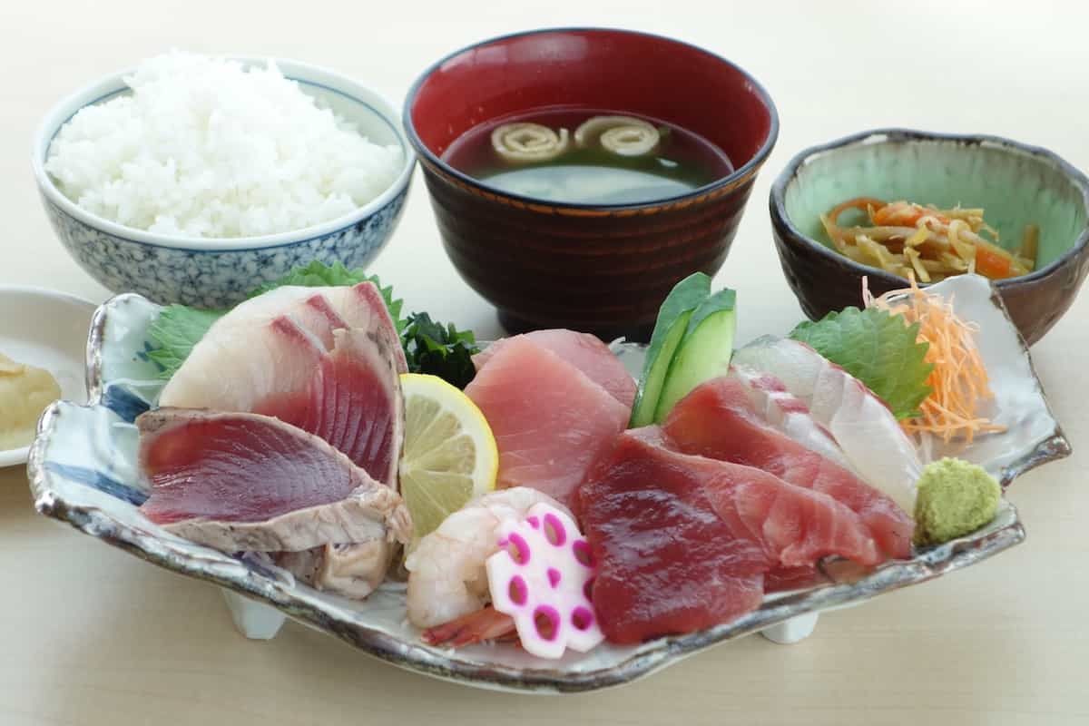 Tsuruno Minato: Market Diner @”Io-Kaidō” Yamagawa Port Roadside Station