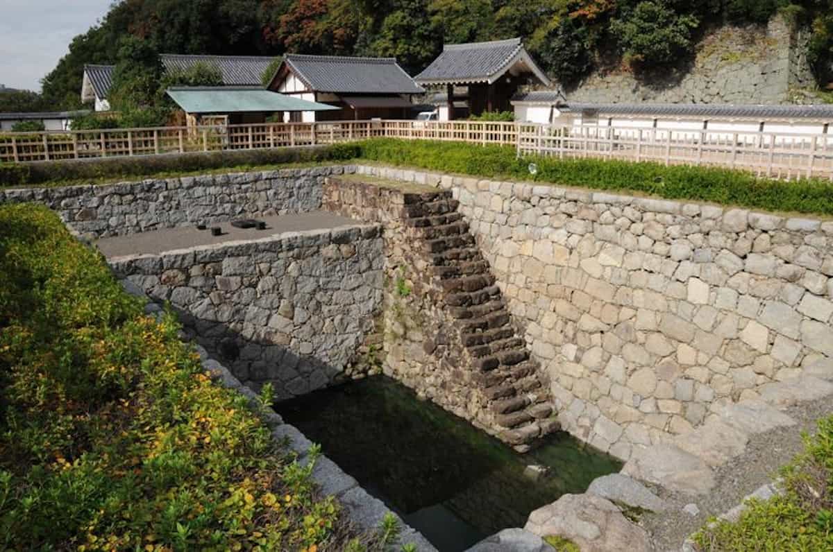 松山城二之丸史跡庭園