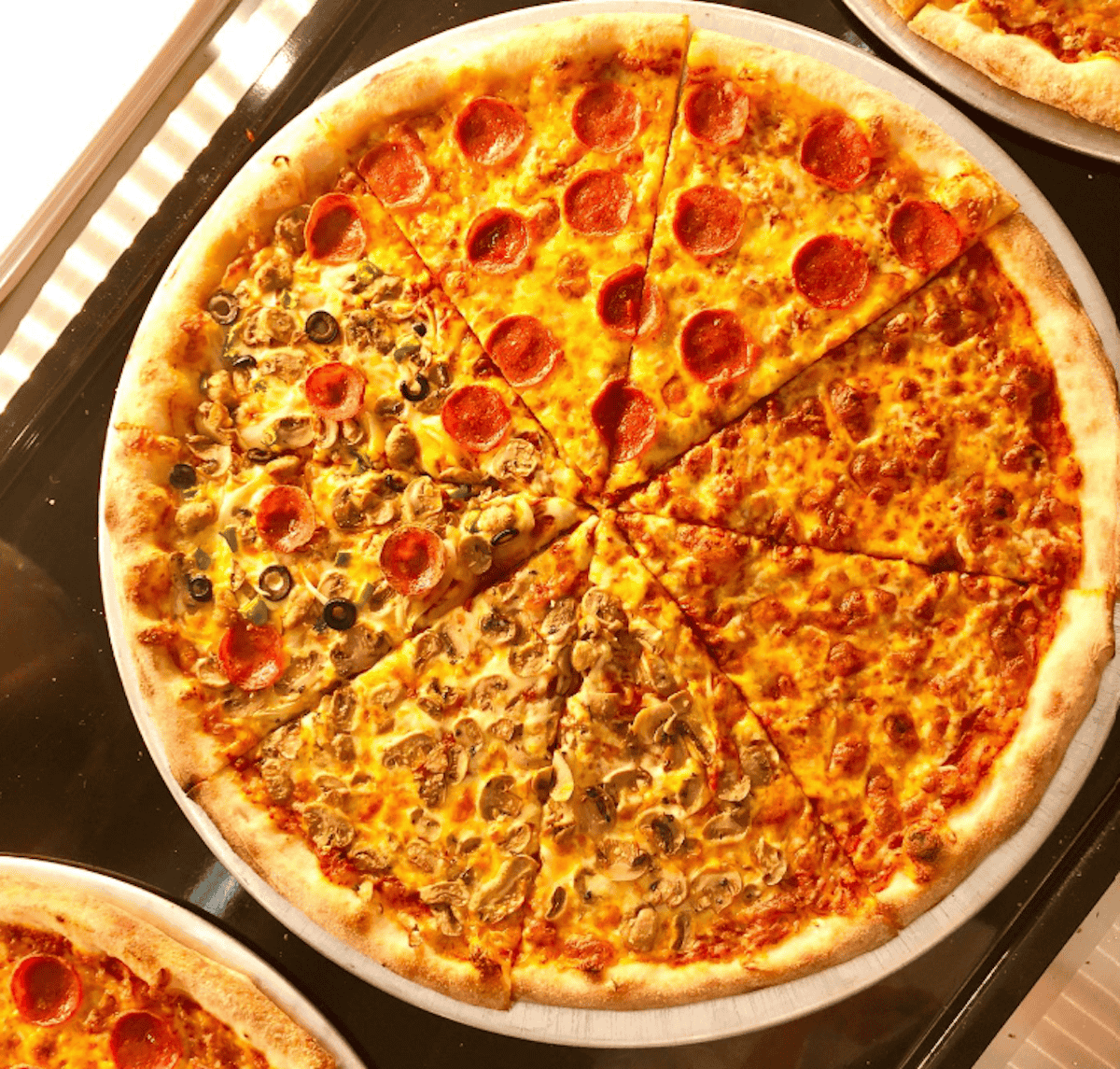PIZZA SLICE (COMMISSARY(カミサリー))