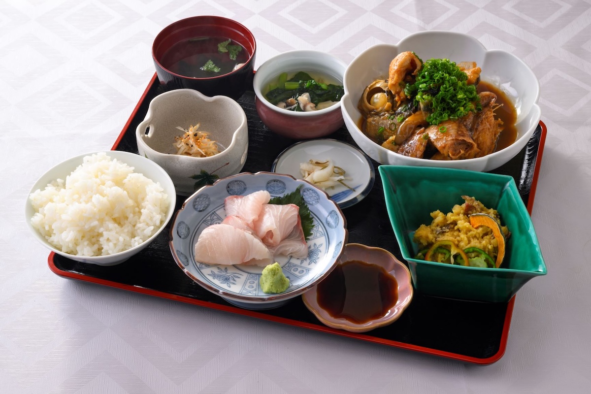 志賀島割烹 まるりょう