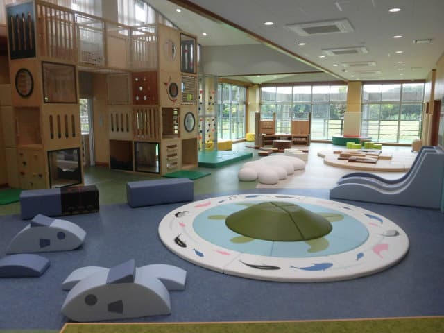 全天候型子どもの遊び場「まめっこランド」