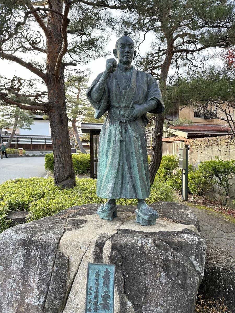 山岡鉄舟像